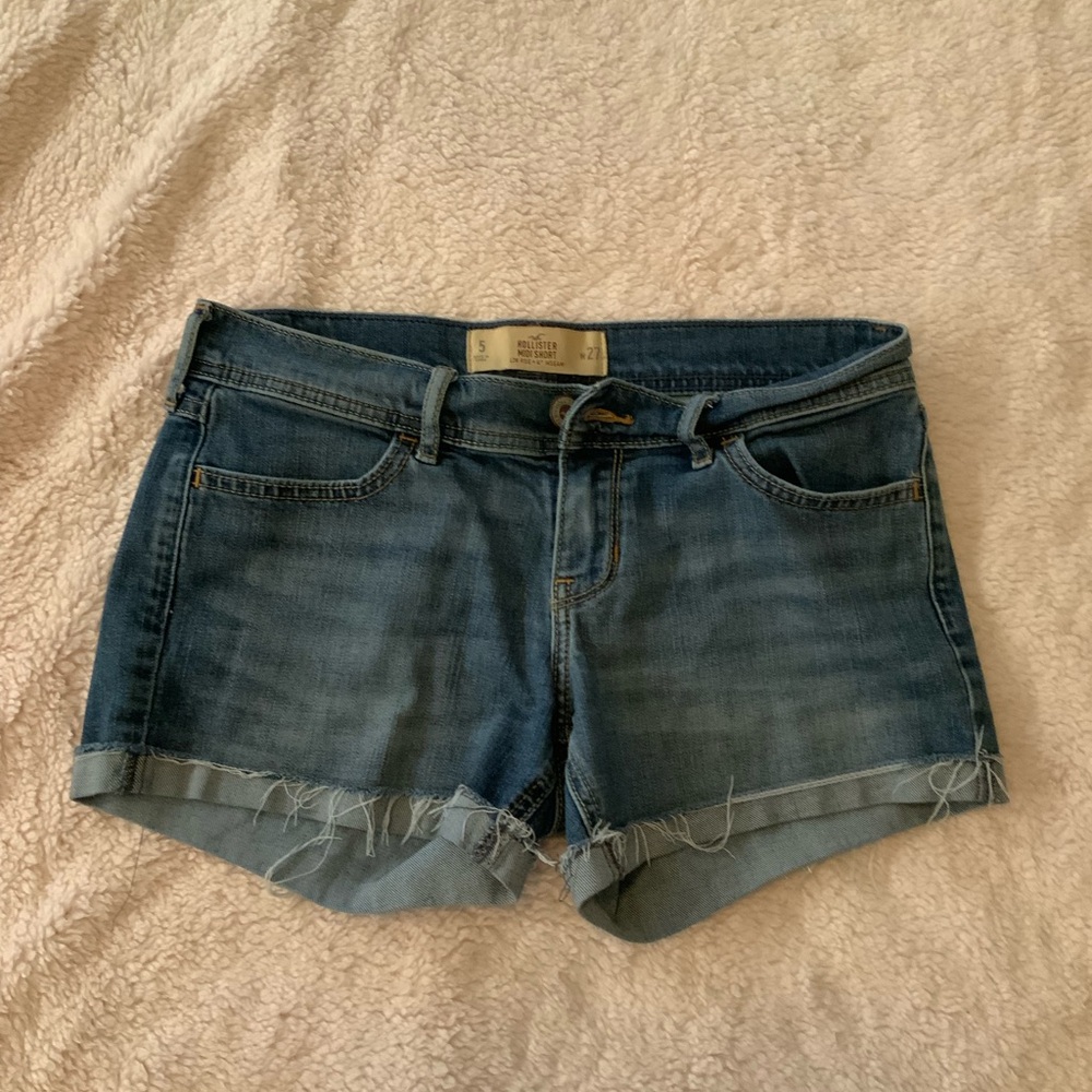 Size 5 - Hollister Mid Short